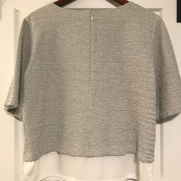 Banana Republic blouse, Size L, white, black and grey - Picture 2 of 3